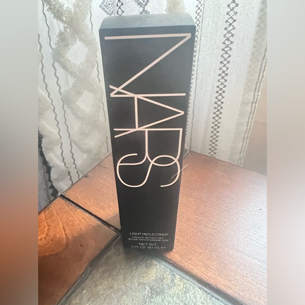 NIB NARS LIGHT REFLECTING SETTING MIST